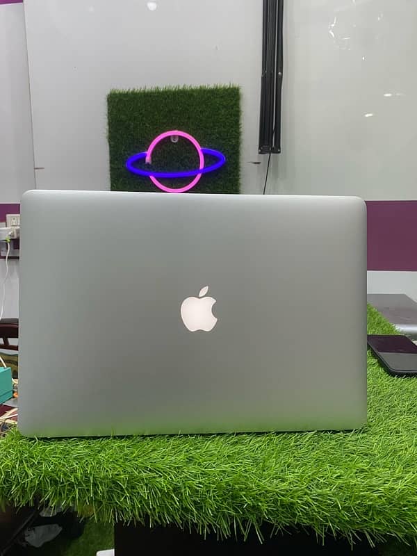 MacBook Pro 2015  15 inches Retina display WhatsApp 03215984936 1