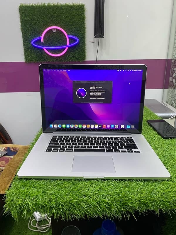 MacBook Pro 2015  15 inches Retina display WhatsApp 03215984936 6