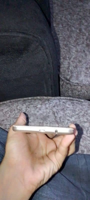 Samsung Galaxy J7 prime dead piece 1