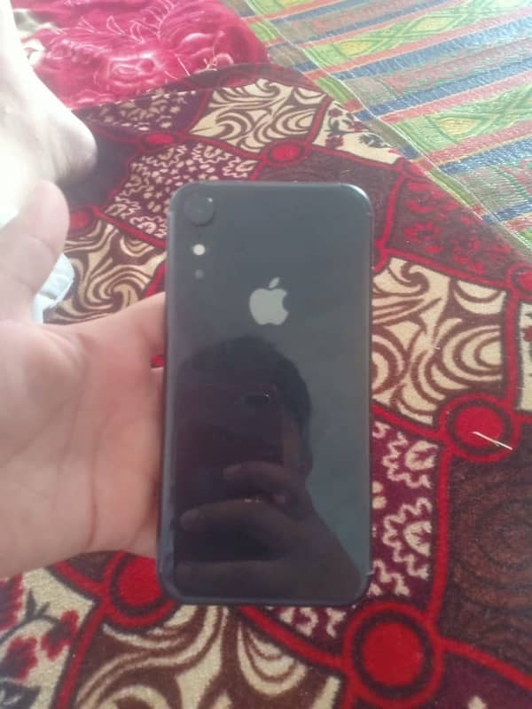 iPhone XR 4