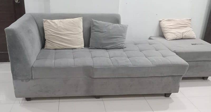 L shap 7 sitter sofa set for sale urgent 2