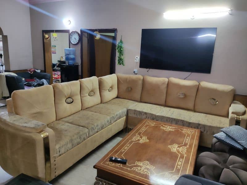 7 Seater L Shaped Sofa. 3