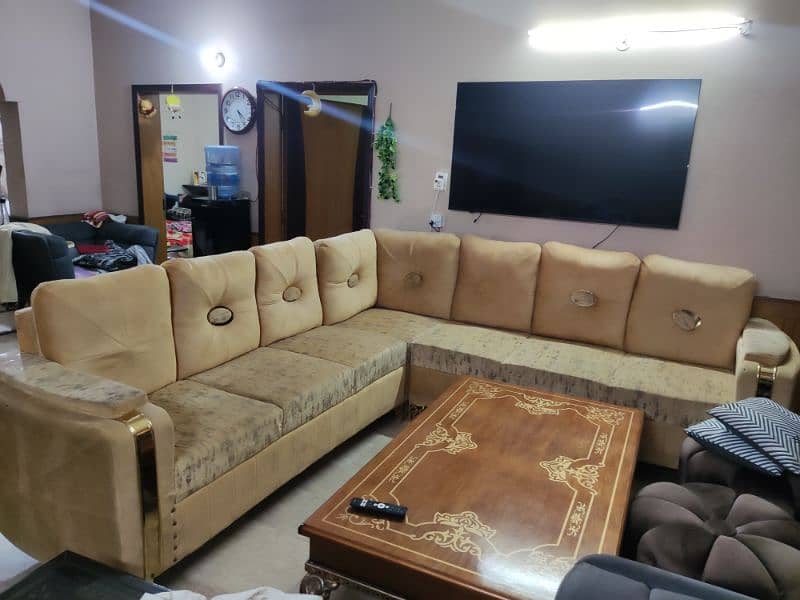 7 Seater L Shaped Sofa. 4