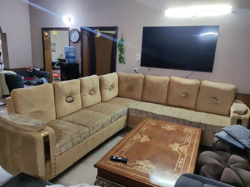 7 Seater L Shaped Sofa. 5