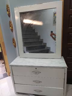 dressing table