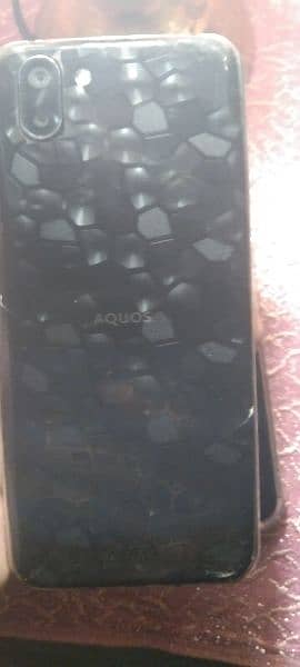 aquos r2 5