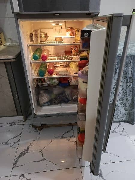 Dawlance Fridge in Running Condition 3