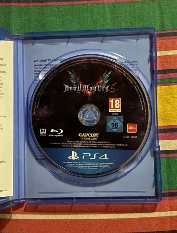 Devil May Cry 5 PS4 2