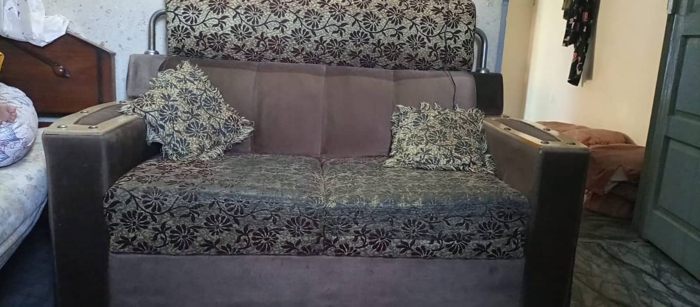 good condition sofa 5 seater urgent sale 1