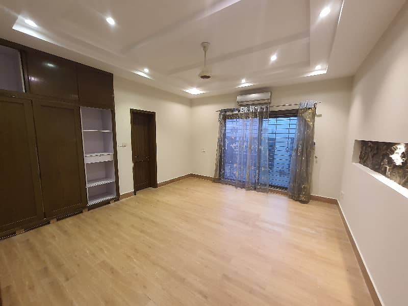 ORIGNAL PICTURES 7 bed fully basement with cinema 13