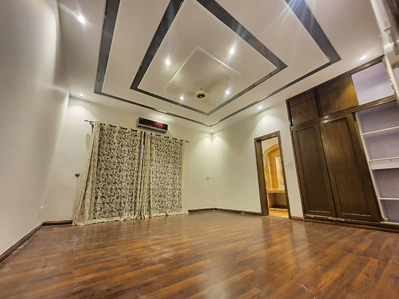 ORIGNAL PICTURES 7 bed fully basement with cinema 18