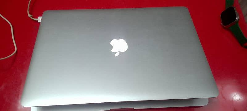 macbook pro 2015 15.4 inch 512 GB SSD 16 GB RAM 10