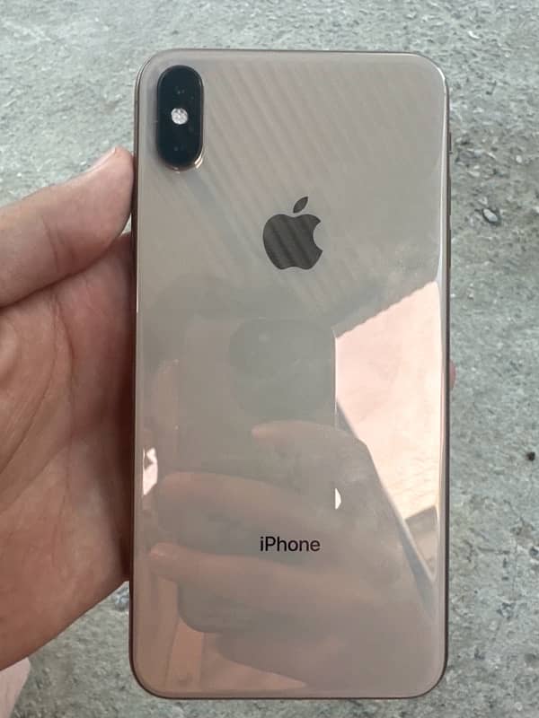 IphoneXsmas 64gb 10/10condition full lashpash waterpack factoryunlock 4