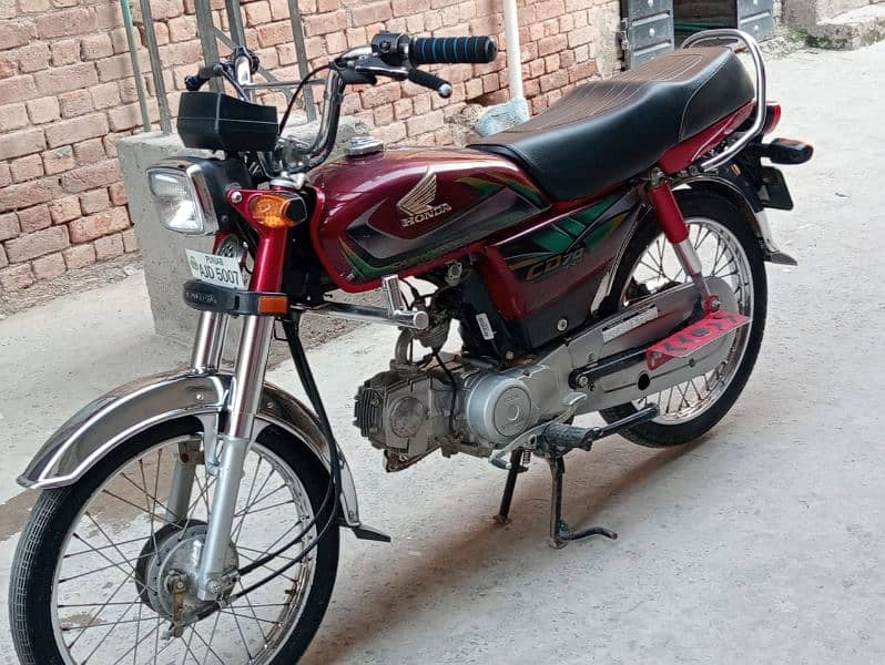 Honda CD 70 red color 0