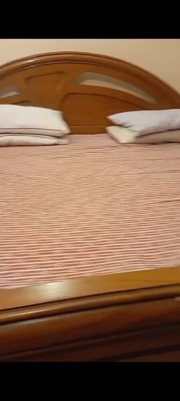 Almari and king size Bed for sale 6