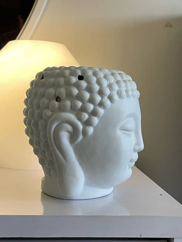 Buddha in ceramic white (Oil burner) 1