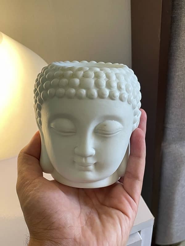 Buddha in ceramic white (Oil burner) 4