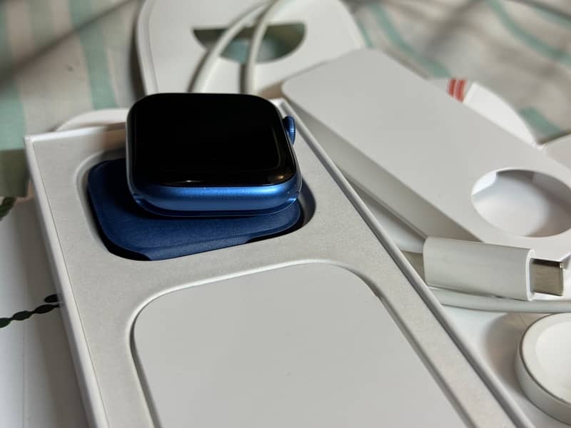 Apple watch series 7 45mm ocean blue 3