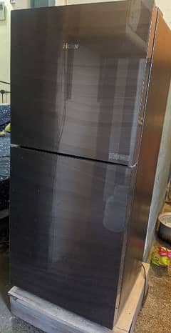 Hair glass door Fridge 10/10 medium size