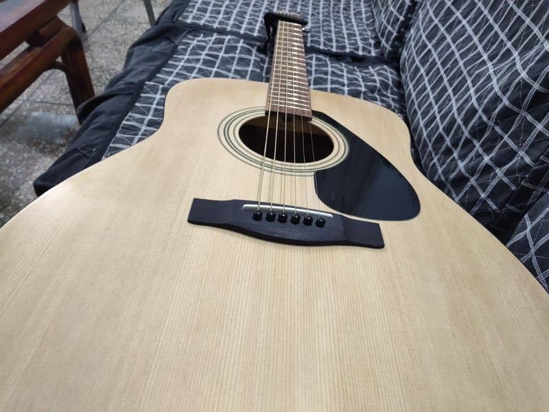 Yamaha F310 Acoustic guitar best for beginners 1