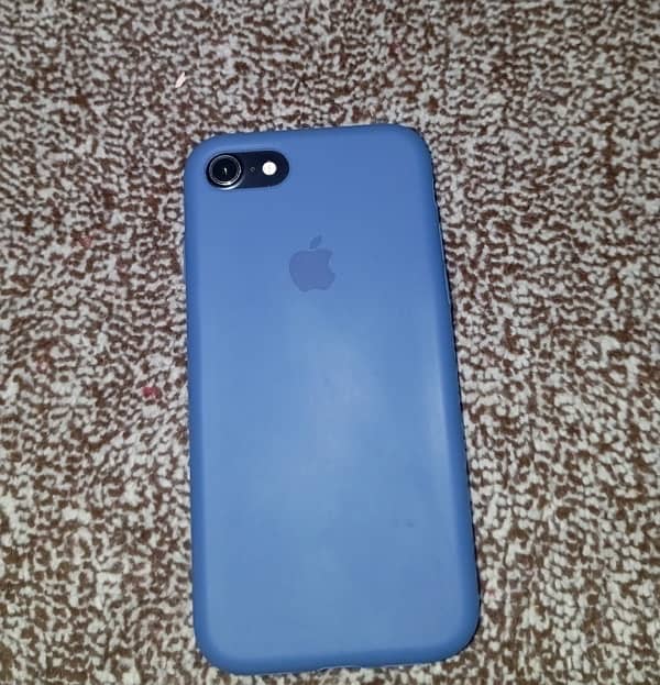 I phone 7  32 gb condition 10/9 5