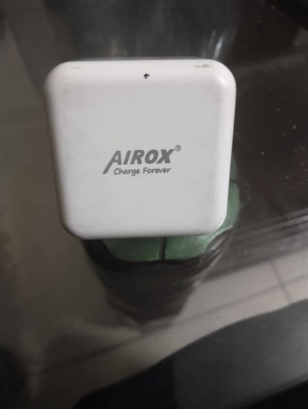 original airox fast charger. 2x cables of type c used at a time. 0