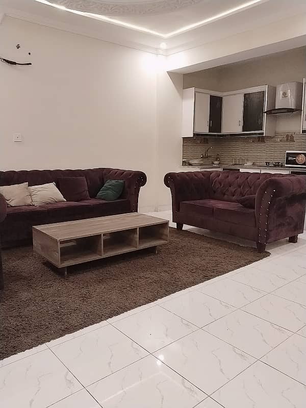 1 Bedroom VIP full furnishe flat for rent per day available in Bahia Town Lahore 1