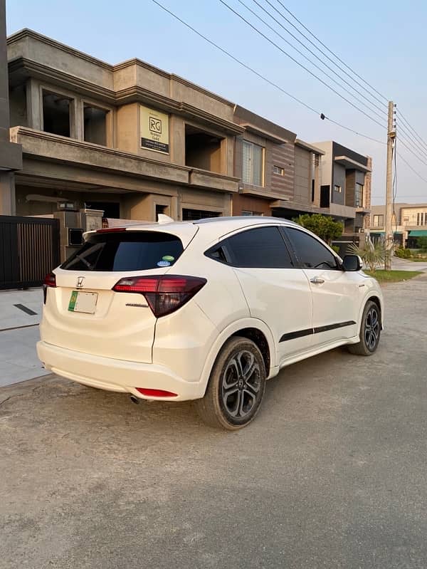 Honda Vezel Z 2016 Model Mint Contion 2