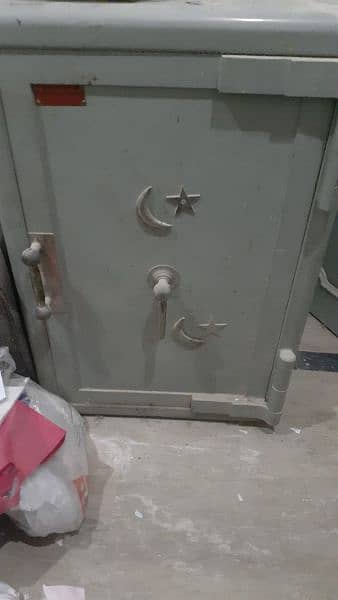 Safe / locker for sale 1