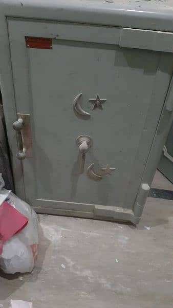 Safe / locker for sale 3