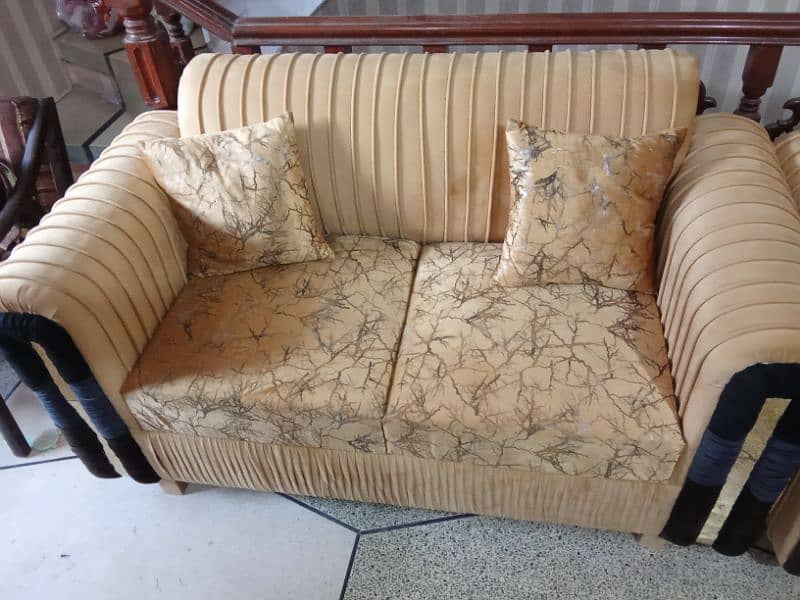 sofa 3.2. 1 brand new solid wooden sofa cumbed 3