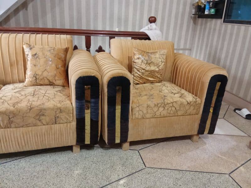 sofa 3.2. 1 brand new solid wooden sofa cumbed 6