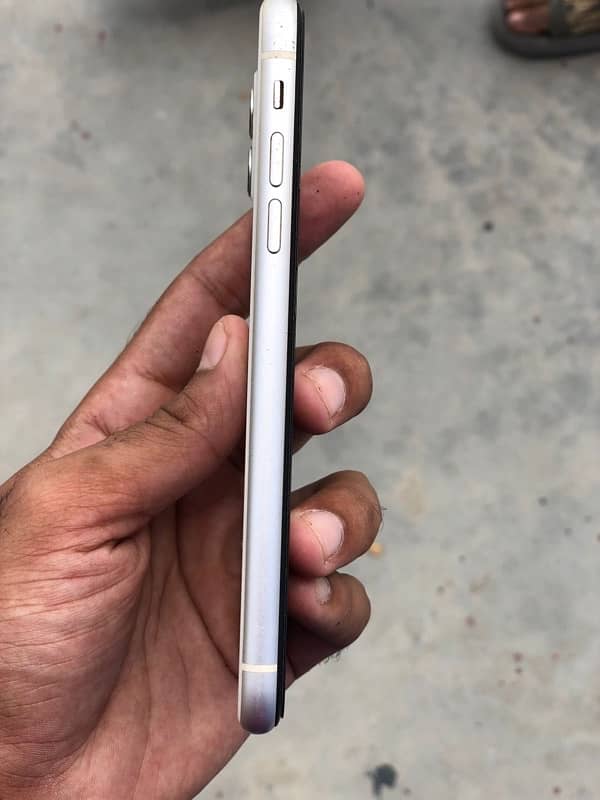 Iphone 11 64gb Factory unlock non pta 3