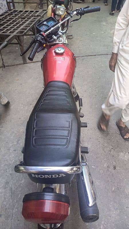 Honda 125 2015 genuine condition 1