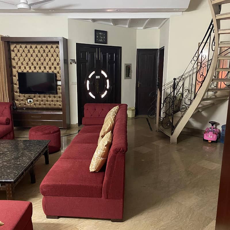 10 Marla Ideal House for Sale in Reasonable Price 10