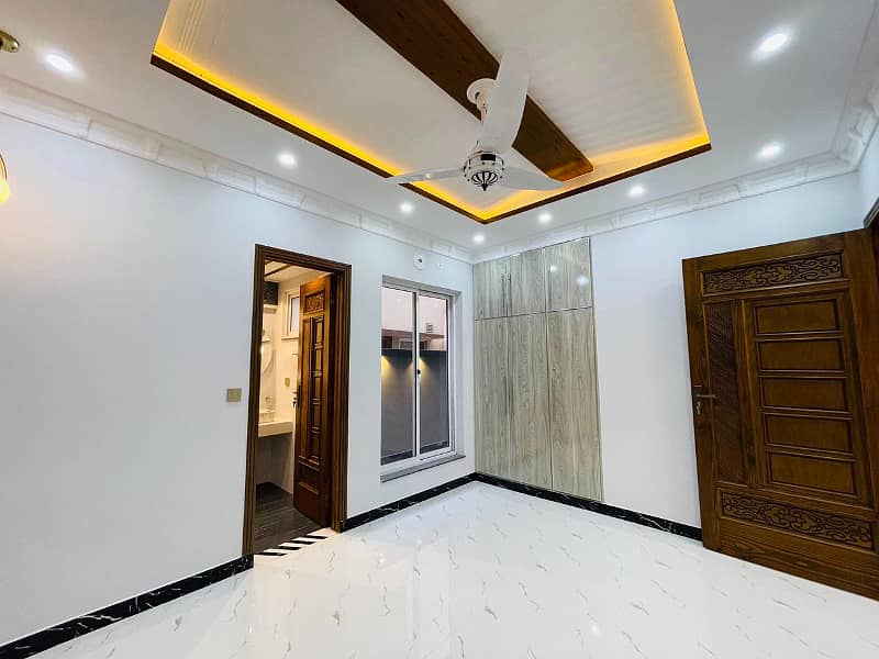 5 Marla Bran New House for sale in Bahria Town Lahore. 11