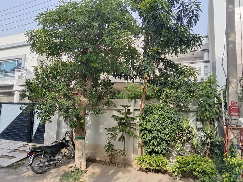 20 Marla Used House For Sale At Beautiful Location Of PCSIR Ph -2 In Lahore 21