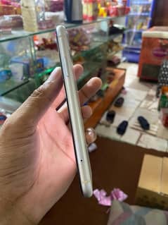 iphone 11 (64)gb (72) BH