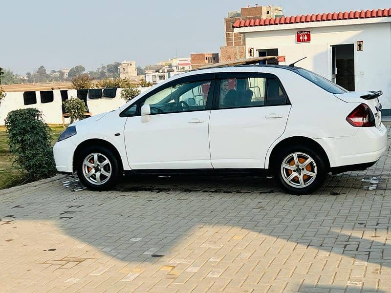 Nissan Tiida 2013 2