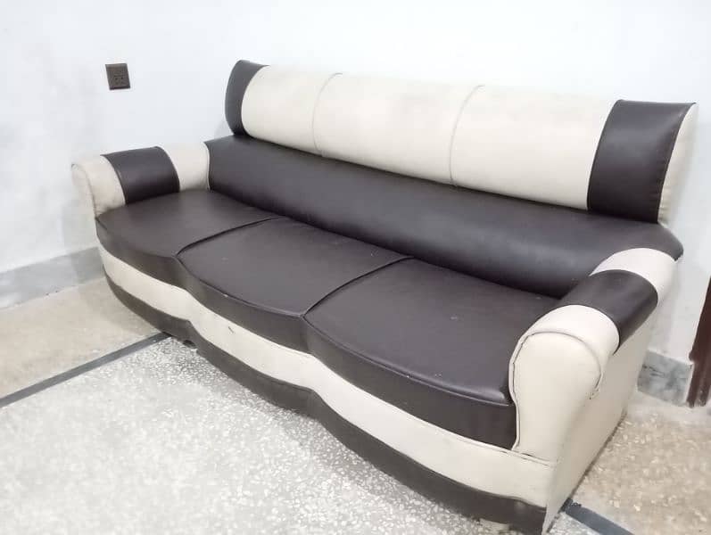 5 Seater Sofa Set in New Condition 1