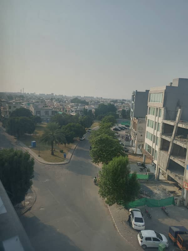 FOR RENT 1 KANAL UPPER PORTION SECTOR F BAHRIA TOWN LAHORE 20