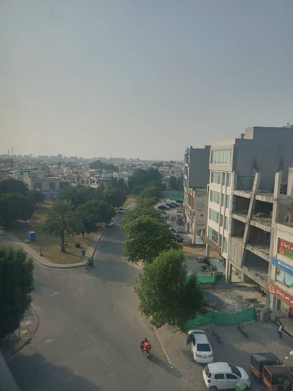 FOR RENT 1 KANAL UPPER PORTION SECTOR F BAHRIA TOWN LAHORE 22