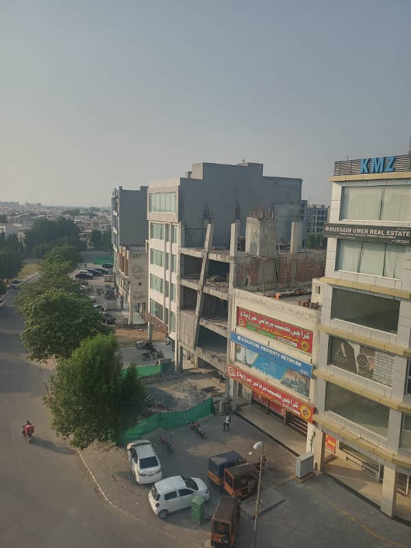 FOR RENT 1 KANAL UPPER PORTION SECTOR F BAHRIA TOWN LAHORE 23