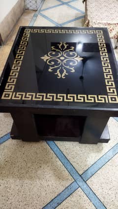 Center Table for sale like new