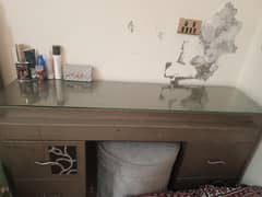 Dressing table