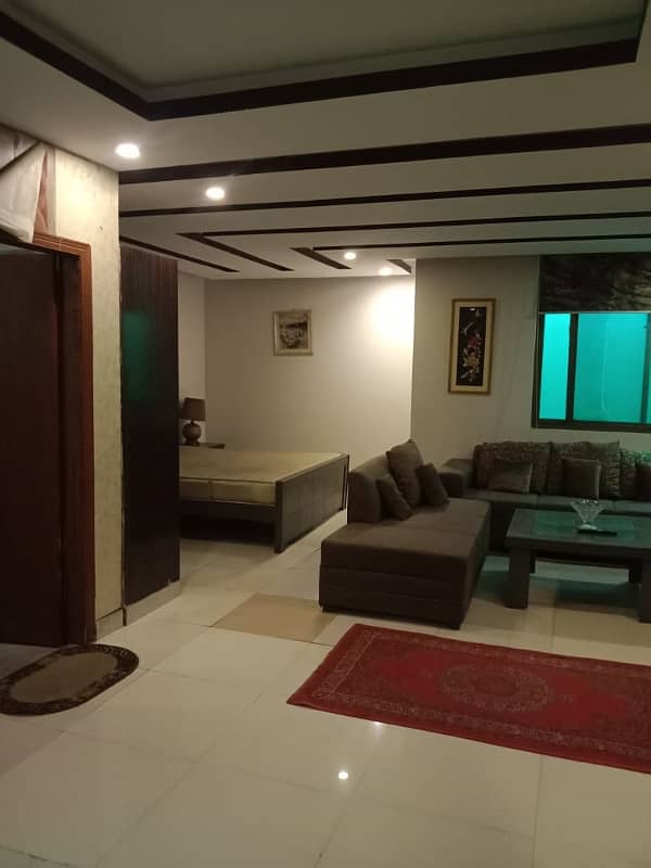 1BED STUDIO FURNISHED APORTMENT IS AVAILABLE FOR RENT IN SECTOR B BAHRIA TOWN LAHORE 4