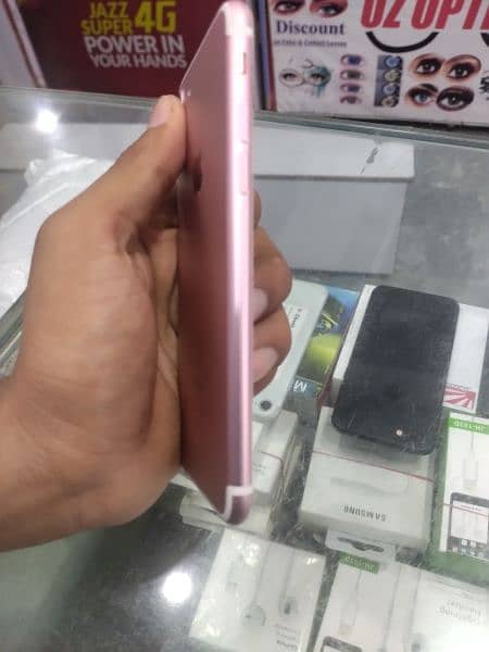 iPhone 7 condition 10 by 9 non pta sim lock 0