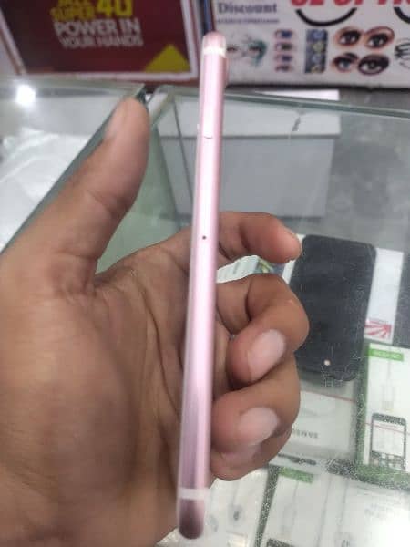 iPhone 7 condition 10 by 9 non pta sim lock 2