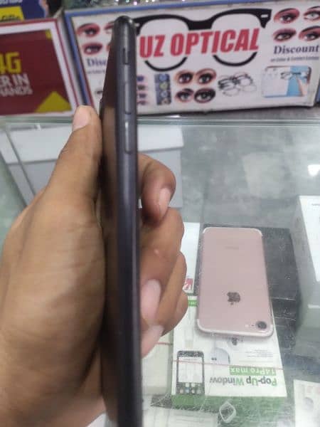 iPhone 7 condition 10 by 9 non pta sim lock 7