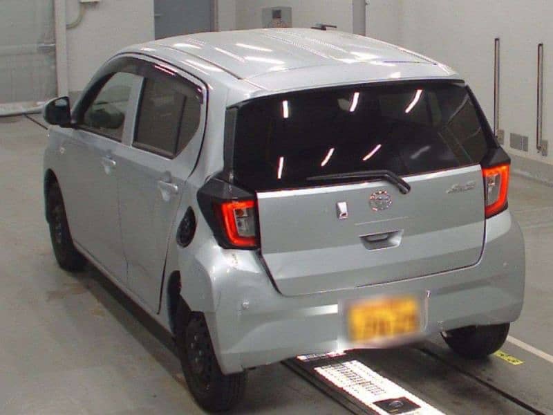 Daihatsu Mira 2023 16